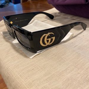 New Gucci sun glasses